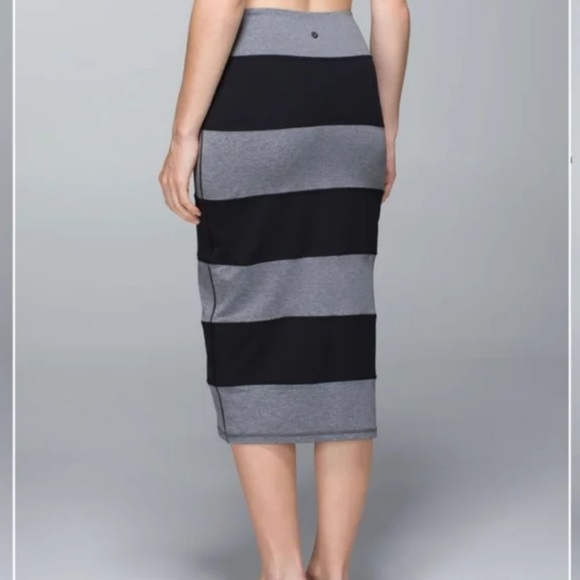 Lululemon Athletica Heathered Gray Slate Black Stretch Striped Luon Over Skirt 6 - Picture 5 of 12